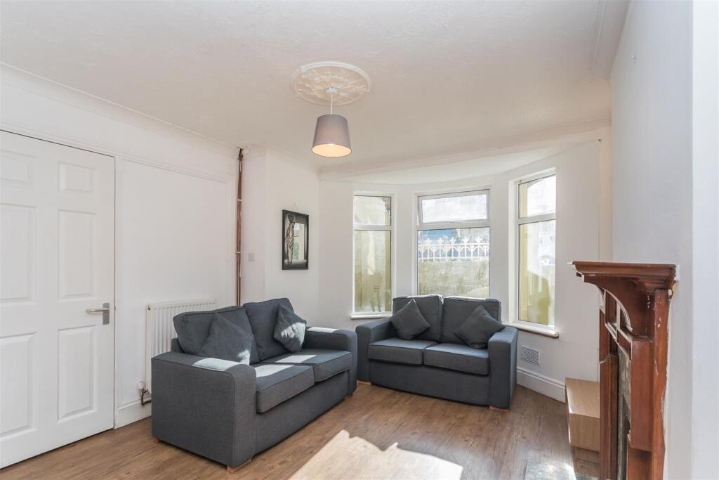 4 bed Mid Terraced House for rent in Ovingdean. From Pavilion Properties - Brighton
