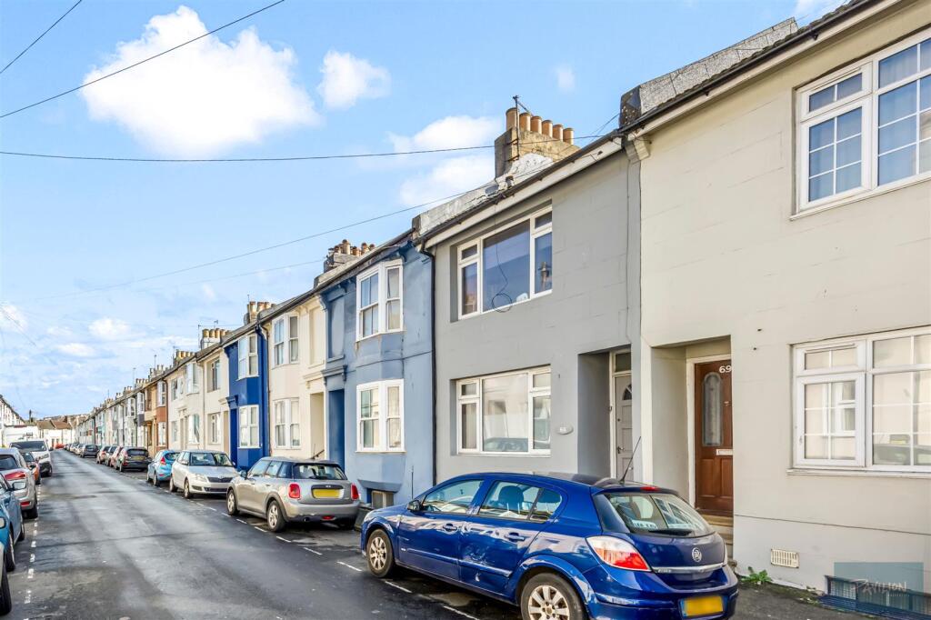 4 bed Mid Terraced House for rent in Ovingdean. From Pavilion Properties - Brighton
