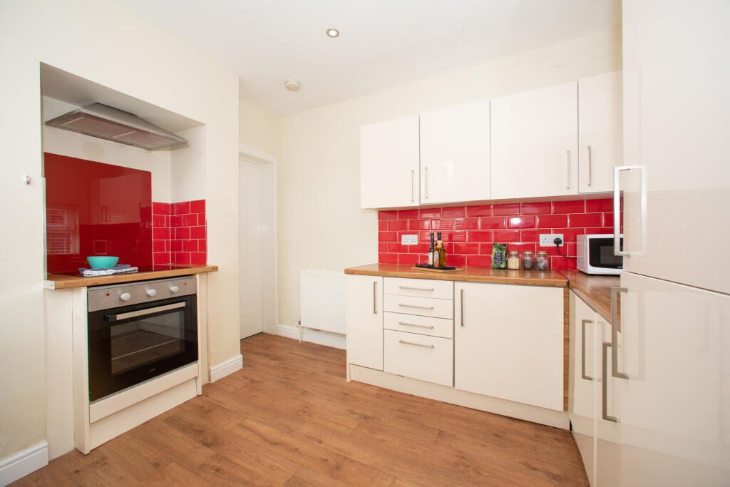 4 bed Mid Terraced House for rent in Leeds. From Pickard Leeds Limited - Leeds
