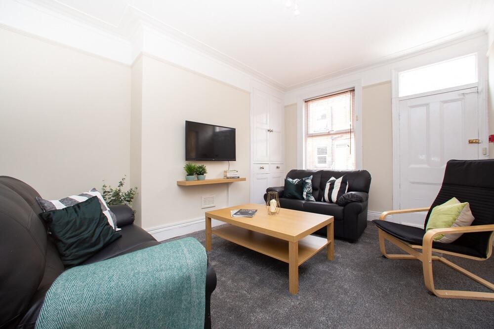5 bed Mid Terraced House for rent in Leeds. From Pickard Leeds Limited - Leeds 5 bed Mid Terraced House for rent in Leeds. From Pickard Leeds Limited - Leeds