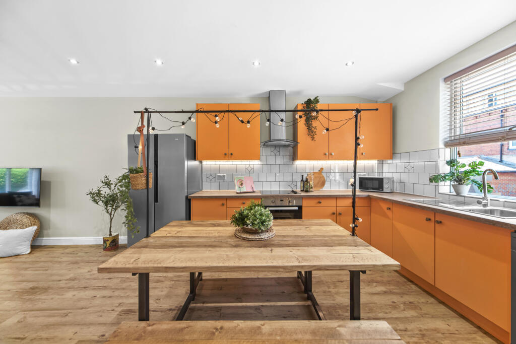 5 bed Mid Terraced House for rent in Leeds. From Pickard Leeds Limited - Leeds 5 bed Mid Terraced House for rent in Leeds. From Pickard Leeds Limited - Leeds