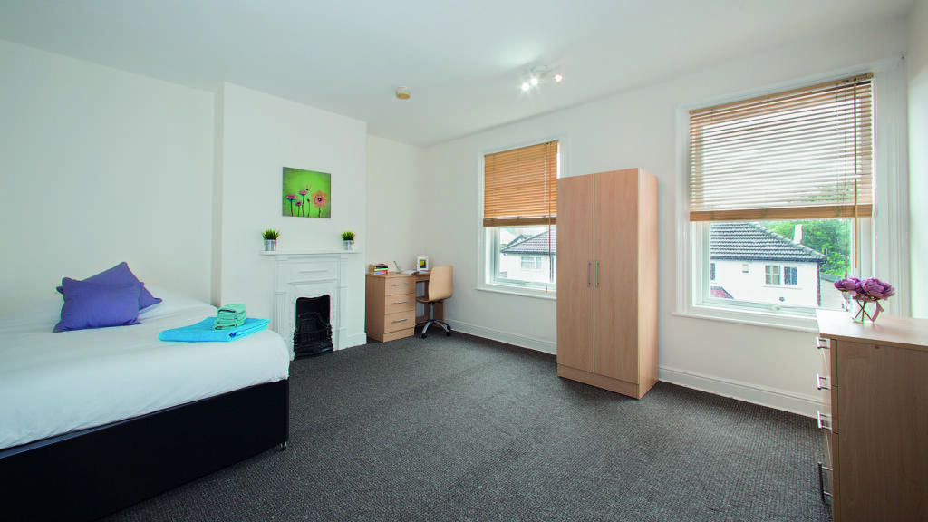 4 bed Mid Terraced House for rent in Leeds. From Pickard Leeds Limited - Leeds 4 bed Mid Terraced House for rent in Leeds. From Pickard Leeds Limited - Leeds