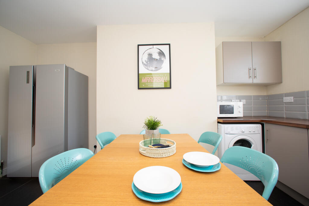 5 bed Mid Terraced House for rent in Leeds. From Pickard Leeds Limited - Leeds 5 bed Mid Terraced House for rent in Leeds. From Pickard Leeds Limited - Leeds