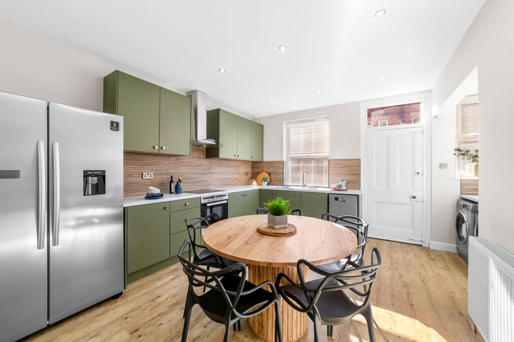5 bed Mid Terraced House for rent in Leeds. From Pickard Leeds Limited - Leeds 5 bed Mid Terraced House for rent in Leeds. From Pickard Leeds Limited - Leeds