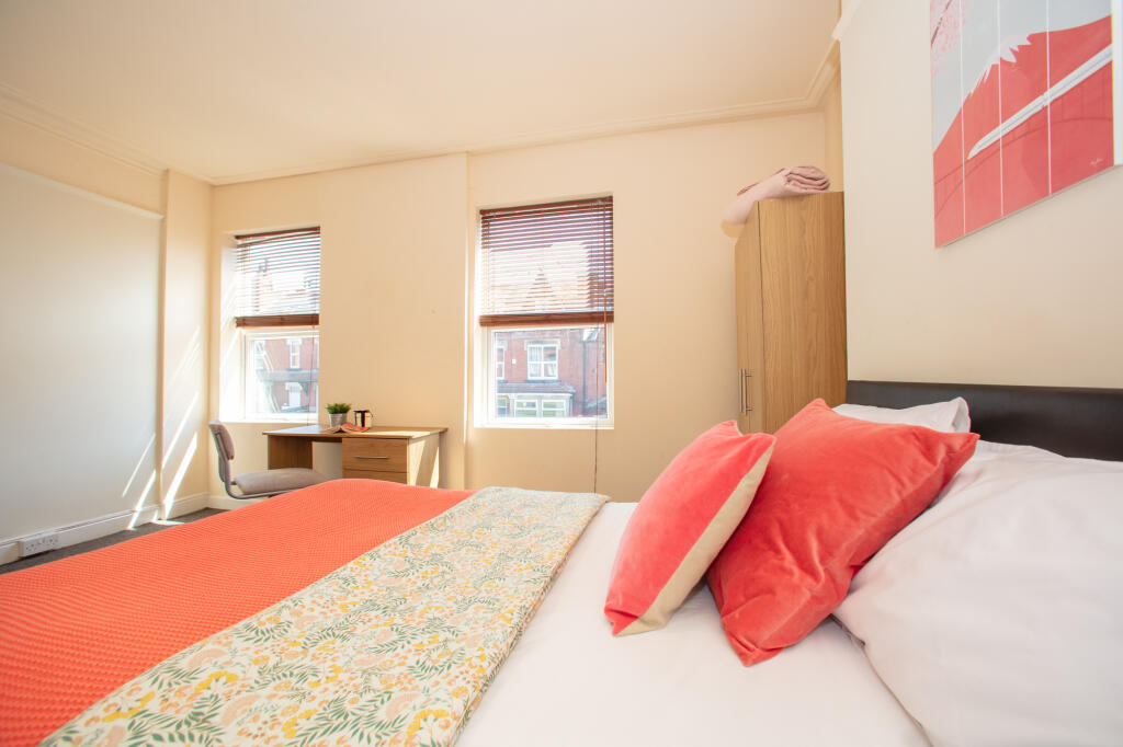 4 bed Mid Terraced House for rent in Leeds. From Pickard Leeds Limited - Leeds