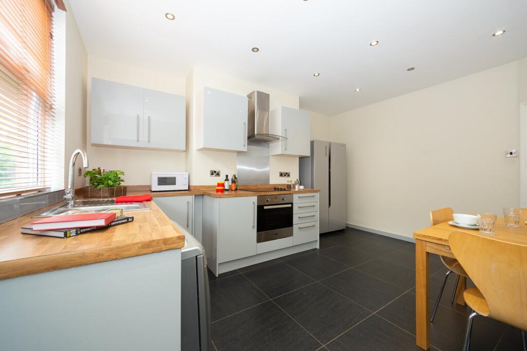 5 bed Mid Terraced House for rent in Leeds. From Pickard Leeds Limited - Leeds