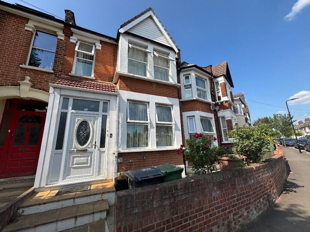 1 bed House Share for rent in London. From Portico - Woodford