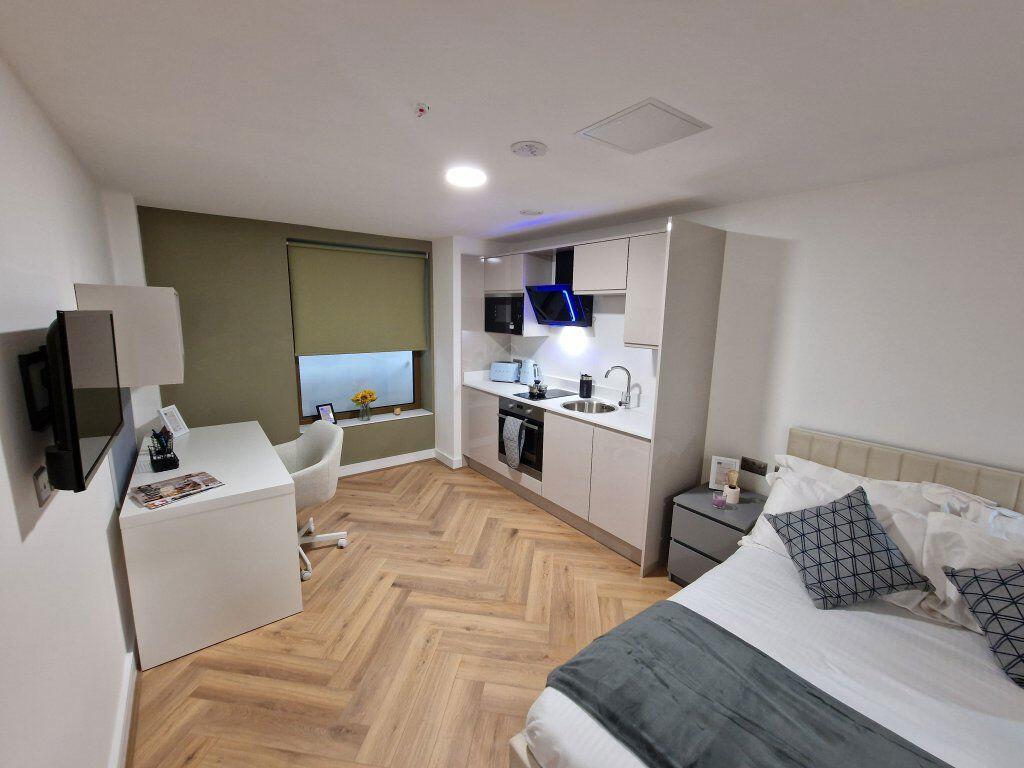 4 bed Studio for rent in Liverpool. From R House Lettings - Liverpool 4 bed Studio for rent in Liverpool. From R House Lettings - Liverpool