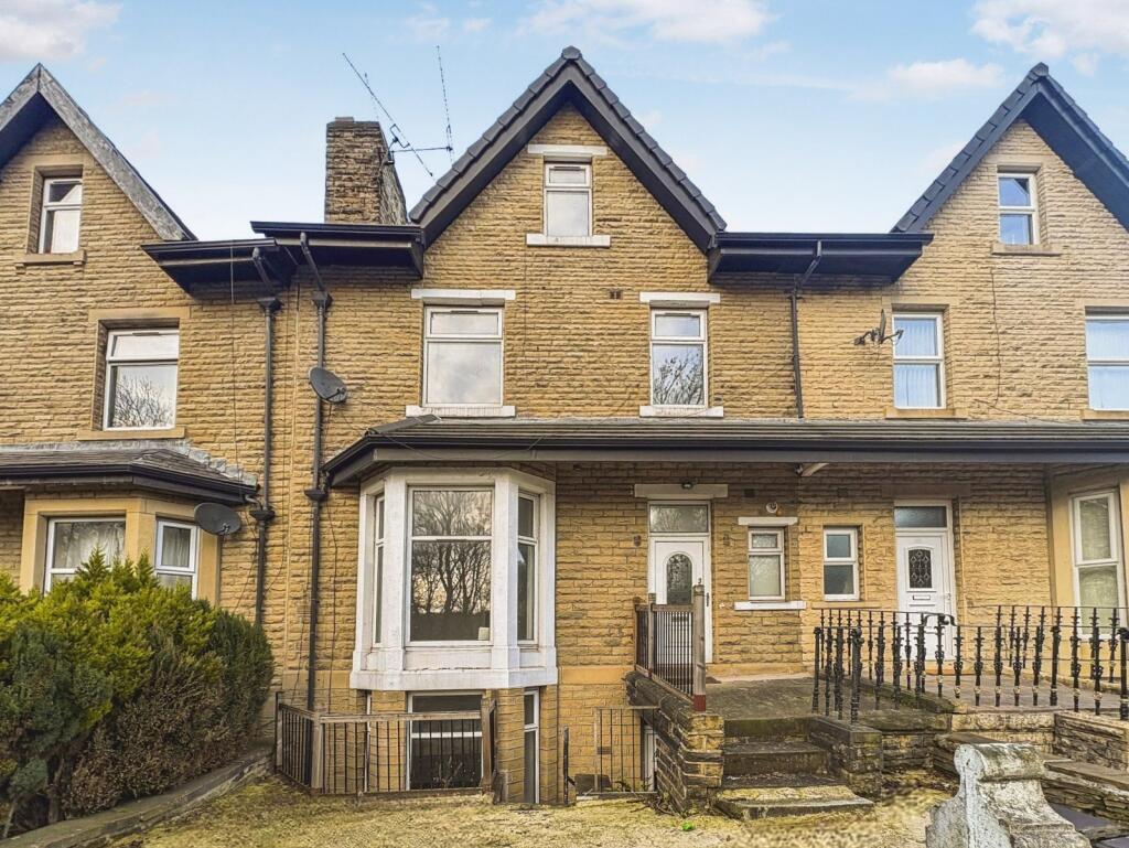 5 bed Mid Terraced House for rent in Kirkheaton. From Reeds Rains - Huddersfield