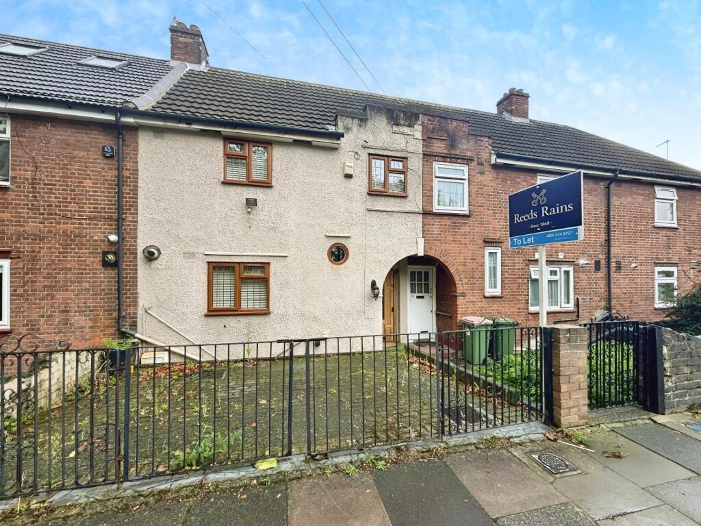 4 bed Mid Terraced House for rent in West Ham. From Reeds Rains - Plaistow