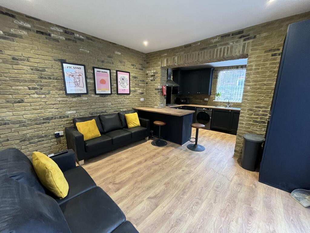 6 bed Detached for rent in Liverpool. From Rooms4u - Liverpool