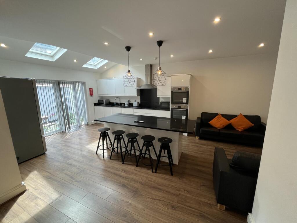 6 bed Detached for rent in Liverpool. From Rooms4u - Liverpool