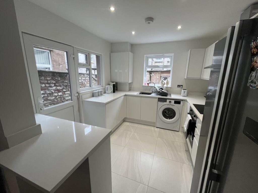 4 bed Detached for rent in Liverpool. From Rooms4u - Liverpool