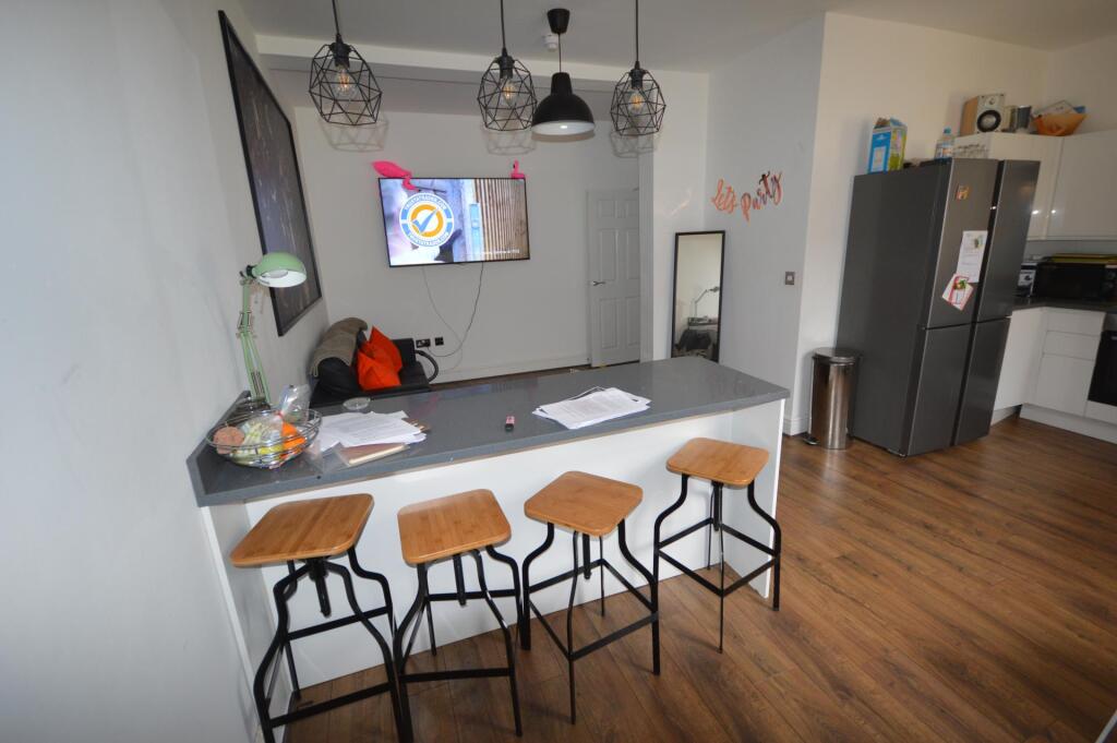 5 bed Detached for rent in Liverpool. From Rooms4u - Liverpool