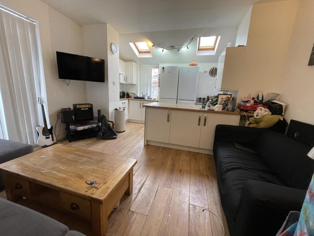 6 bed Detached for rent in Liverpool. From Rooms4u - Liverpool