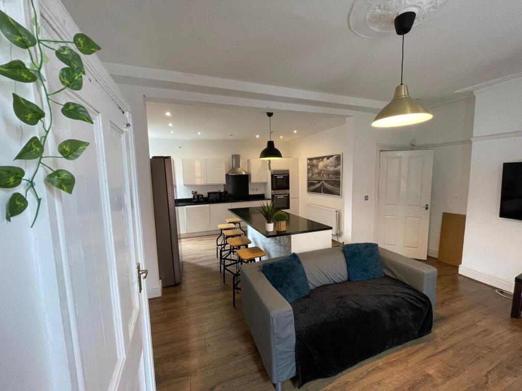 6 bed Detached for rent in Liverpool. From Rooms4u - Liverpool