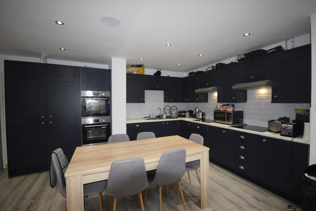 8 bed Detached for rent in Liverpool. From Rooms4u - Liverpool