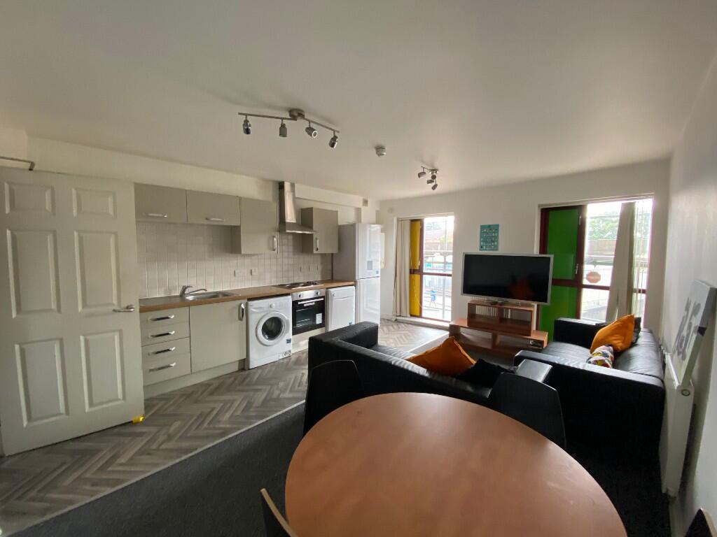 5 bed 1st Floor Flat for rent in Liverpool. From Rooms4u - Liverpool