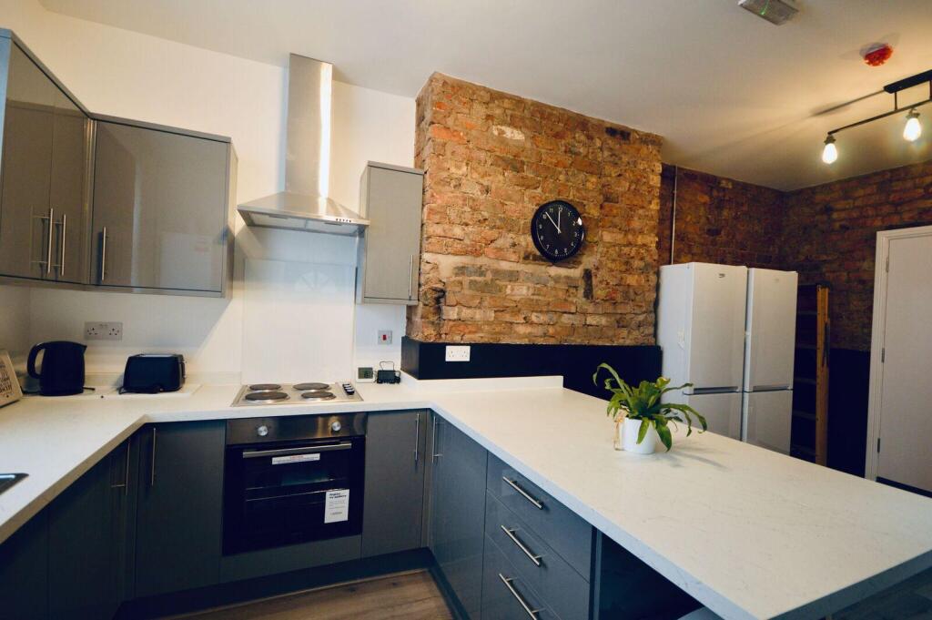 5 bed Detached for rent in Liverpool. From Rooms4u - Liverpool