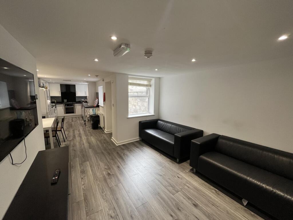 6 bed Detached for rent in Liverpool. From Rooms4u - Liverpool