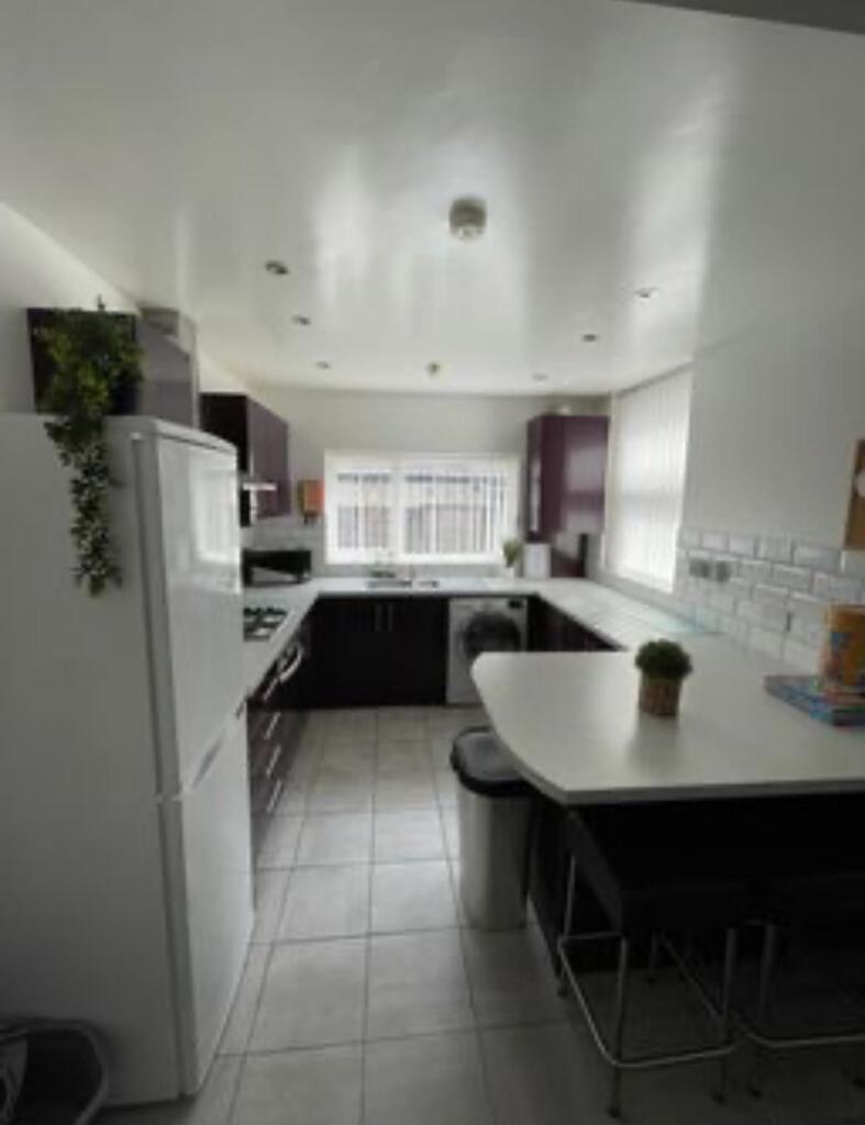 4 bed Detached for rent in Liverpool. From Rooms4u - Liverpool