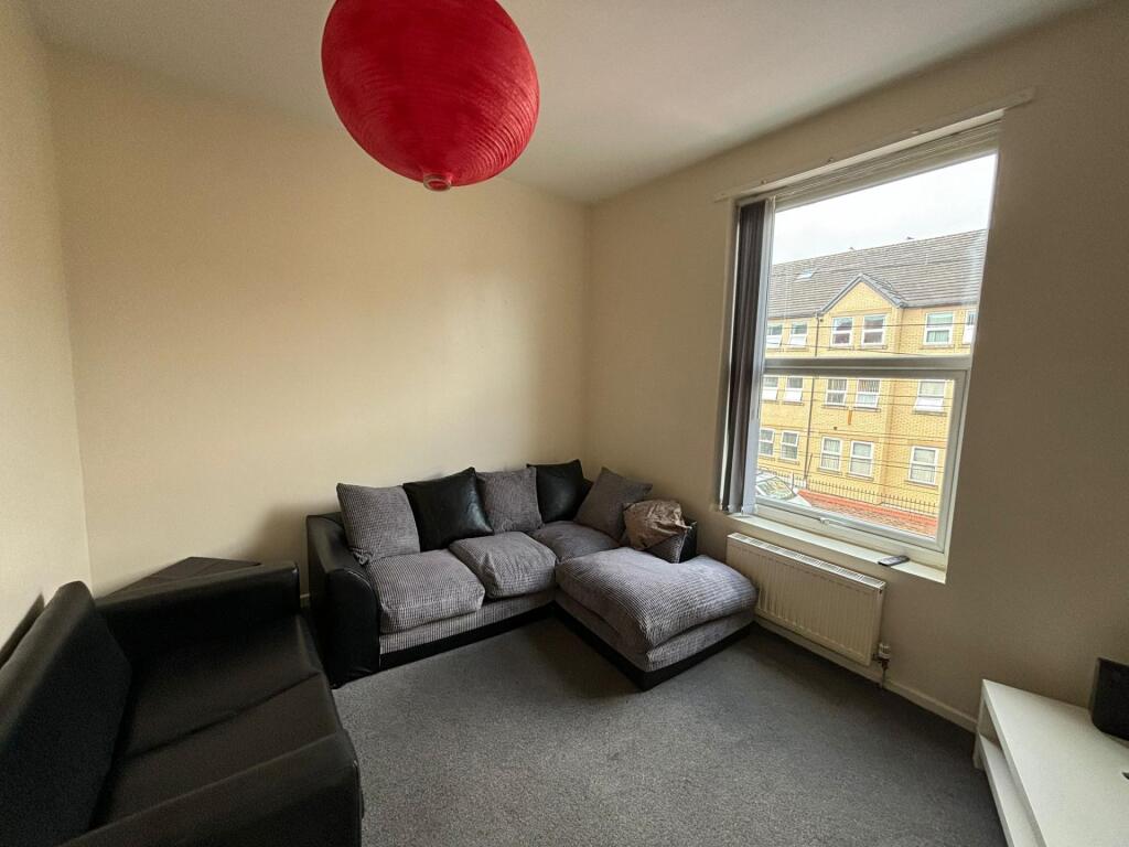 3 bed 1st Floor Flat for rent in Liverpool. From Rooms4u - Liverpool