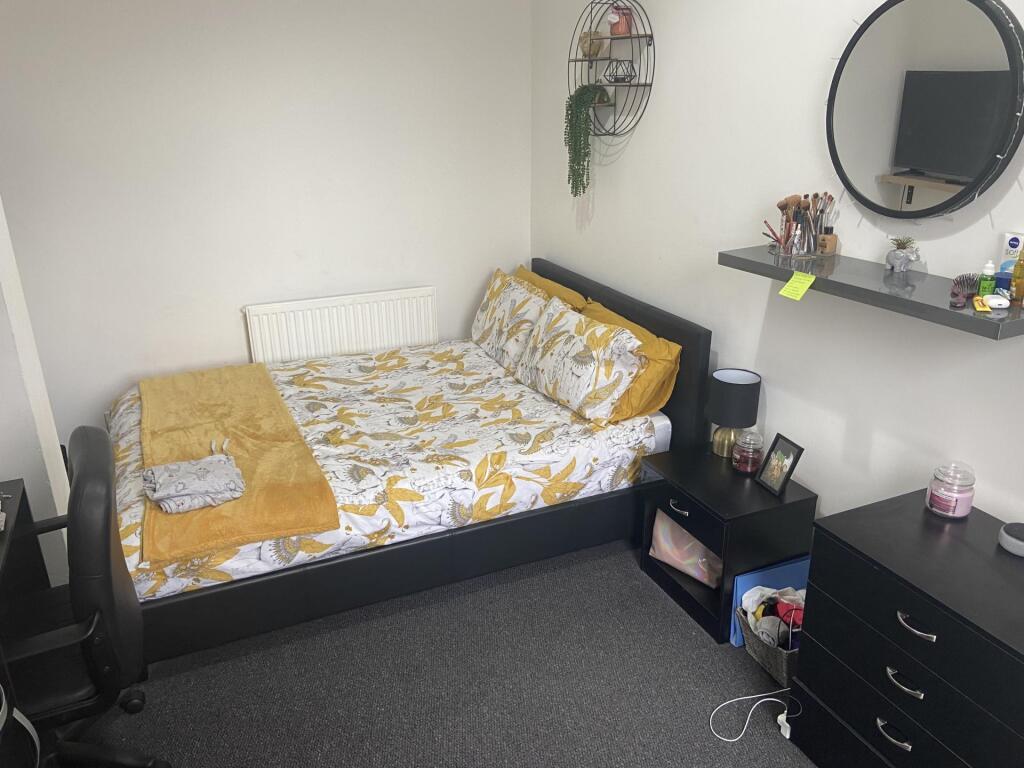 3 bed 1st Floor Flat for rent in Liverpool. From Rooms4u - Liverpool
