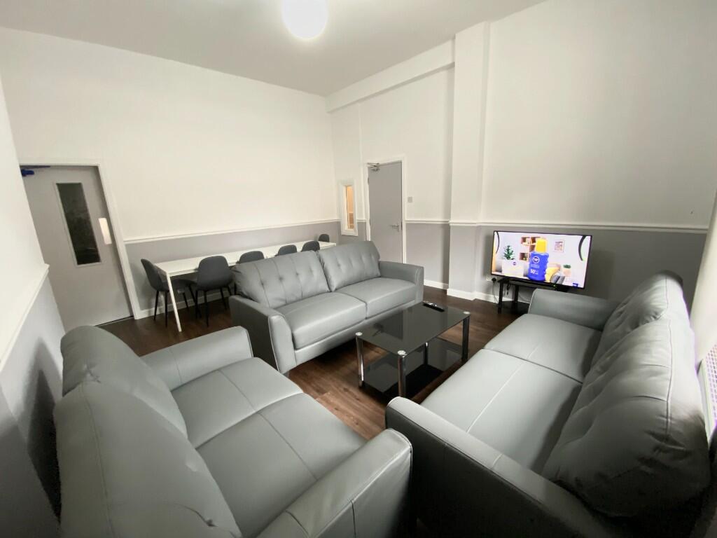10 bed HMO for rent in Liverpool. From Rooms4u - Liverpool