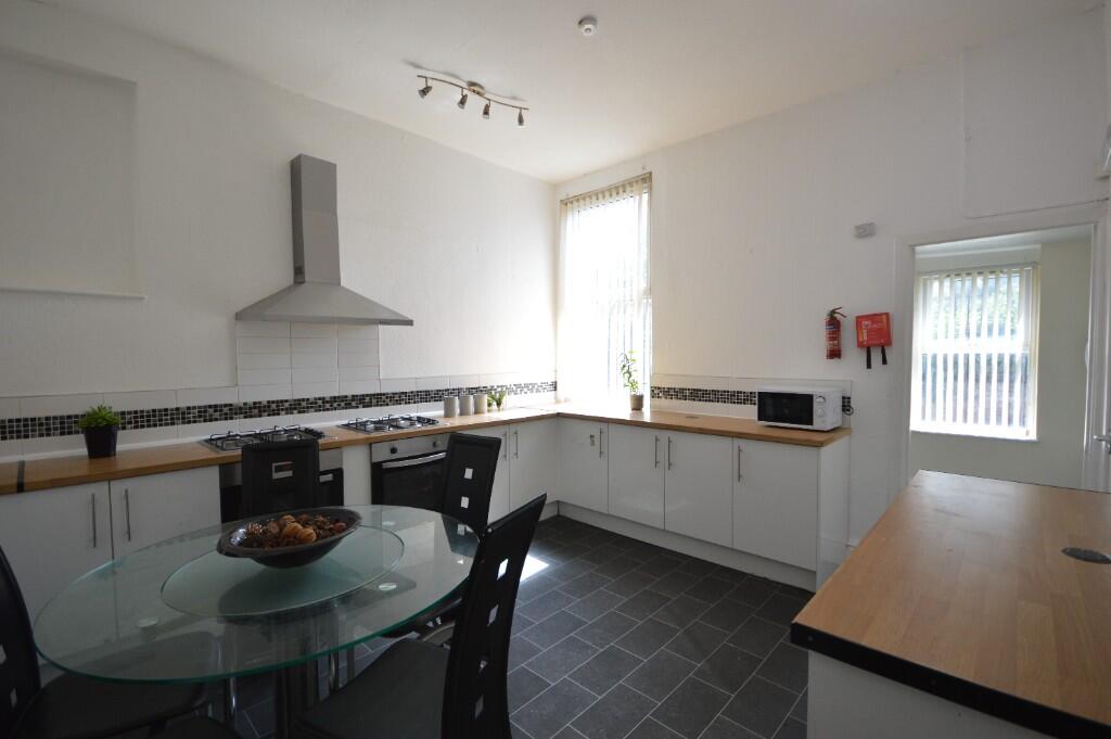 8 bed Semi Detached for rent in Liverpool. From Rooms4u - Liverpool
