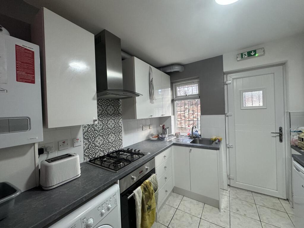 4 bed Detached for rent in Liverpool. From Rooms4u - Liverpool