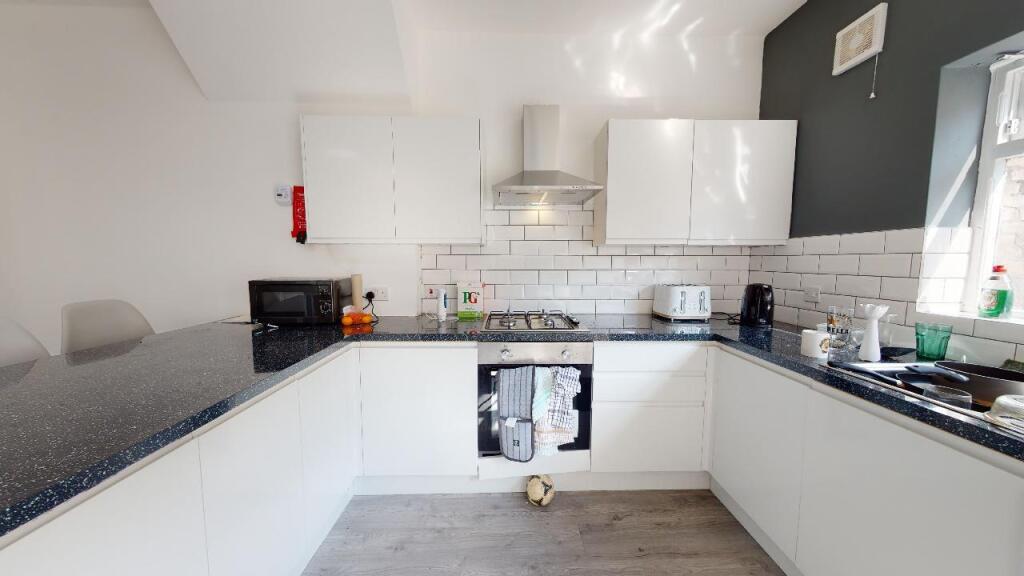 5 bed Detached for rent in Liverpool. From Rooms4u - Liverpool