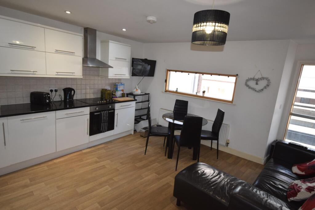 3 bed Detached for rent in Liverpool. From Rooms4u - Liverpool