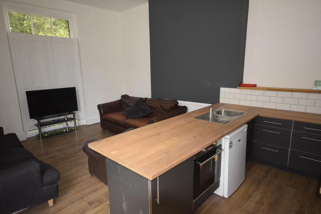 8 bed Detached for rent in Liverpool. From Rooms4u - Liverpool