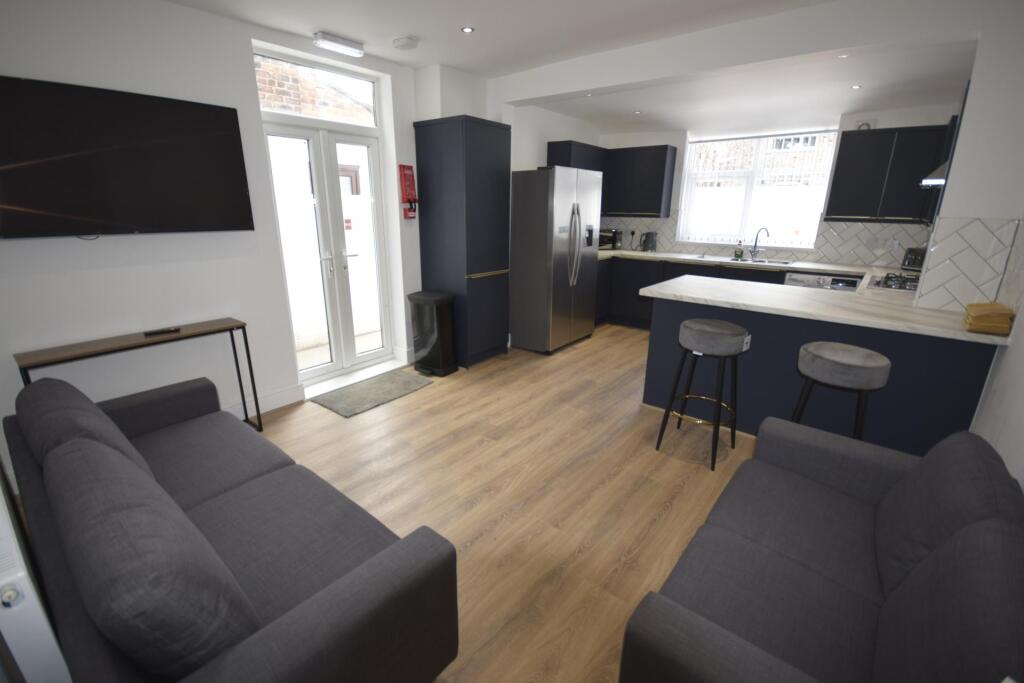6 bed Detached for rent in Liverpool. From Rooms4u - Liverpool
