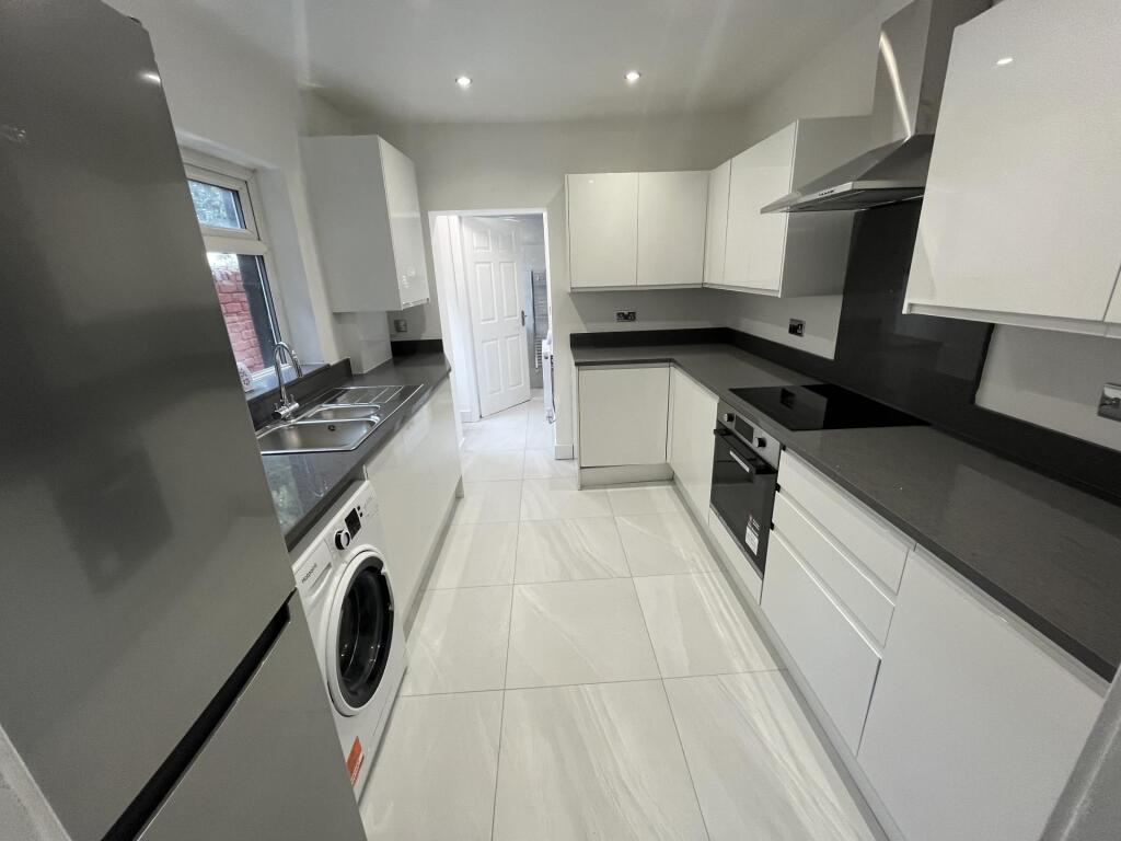 4 bed Detached for rent in Liverpool. From Rooms4u - Liverpool