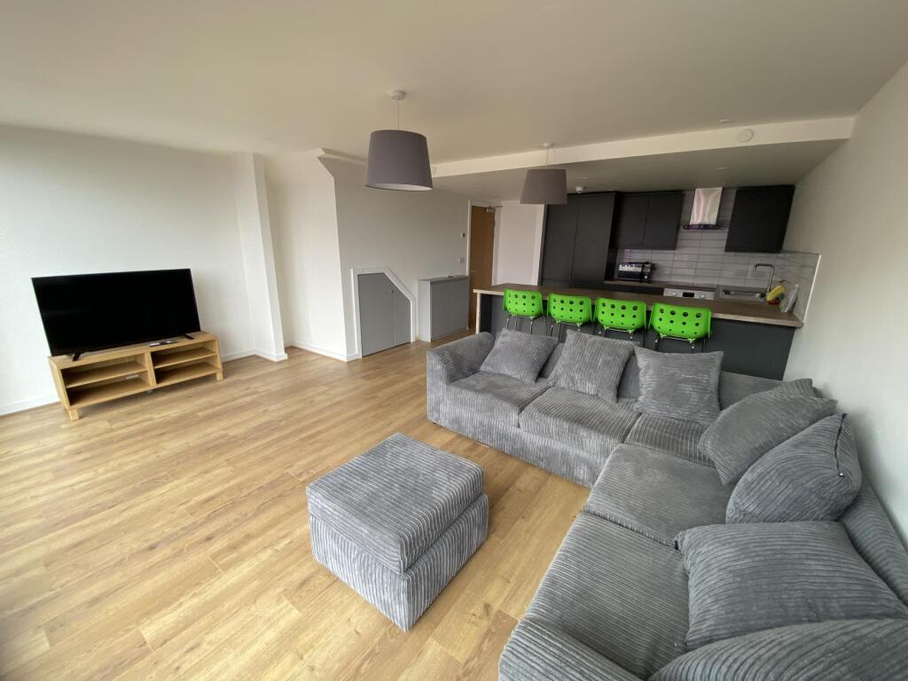 6 bed Detached for rent in Liverpool. From Rooms4u - Liverpool