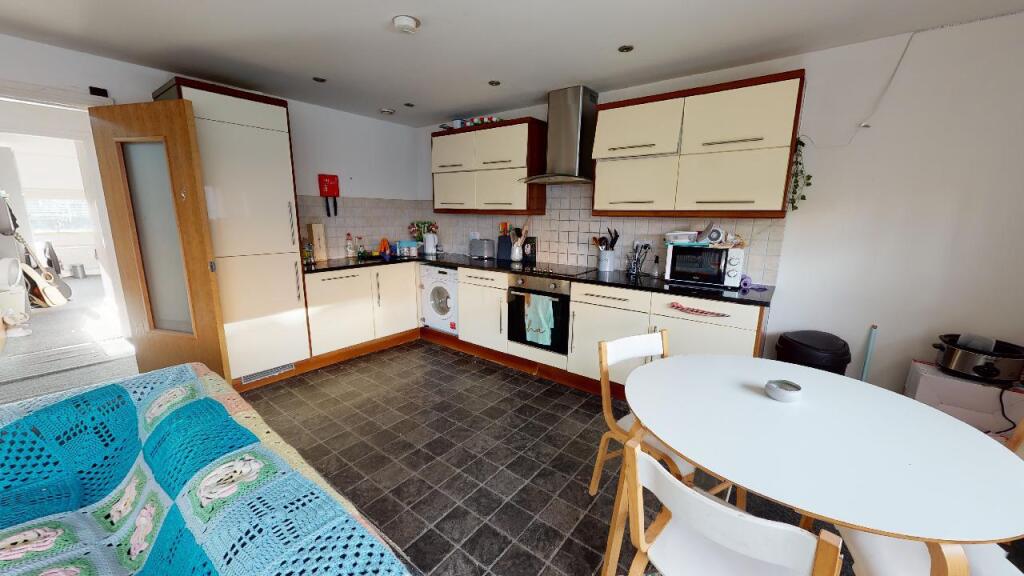 3 bed 1st Floor Flat for rent in Liverpool. From Rooms4u - Liverpool