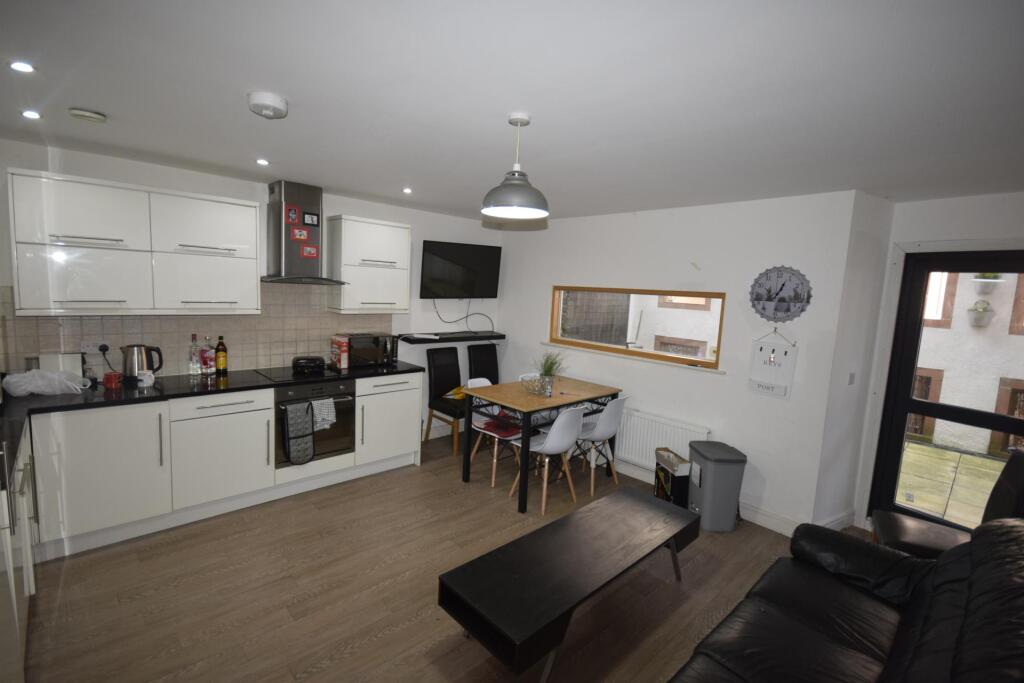 3 bed 1st Floor Flat for rent in Liverpool. From Rooms4u - Liverpool