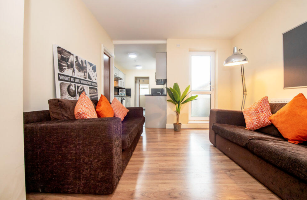 6 bed Detached for rent in Liverpool. From Rooms4u - Liverpool