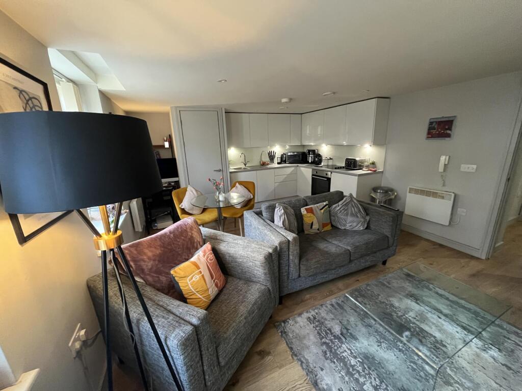 2 bed 1st Floor Flat for rent in Liverpool. From Rooms4u - Liverpool