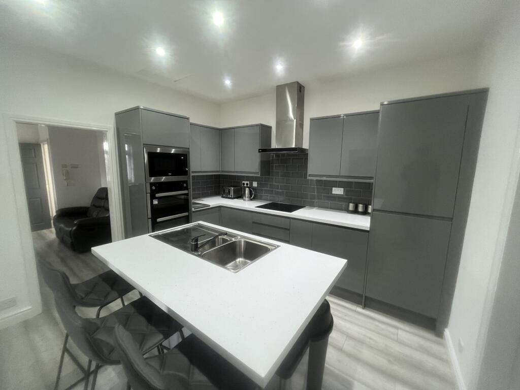 3 bed Detached for rent in Liverpool. From Rooms4u - Liverpool