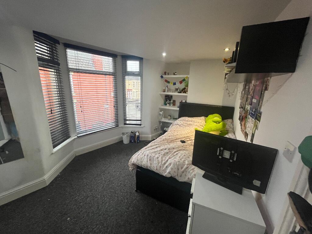5 bed Mid Terraced House for rent in Liverpool. From Rooms4u - Liverpool