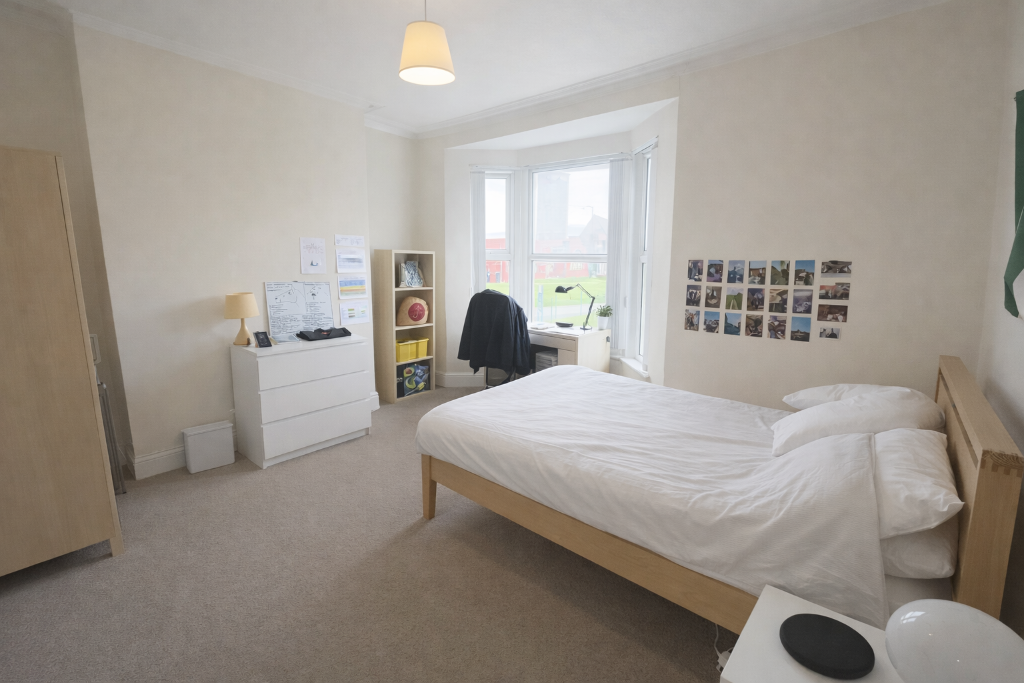 5 bed Mid Terraced House for rent in Liverpool. From Rooms4u - Liverpool