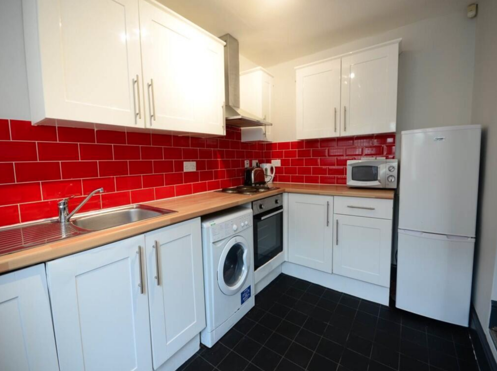 4 bed Detached for rent in Liverpool. From Rooms4u - Liverpool