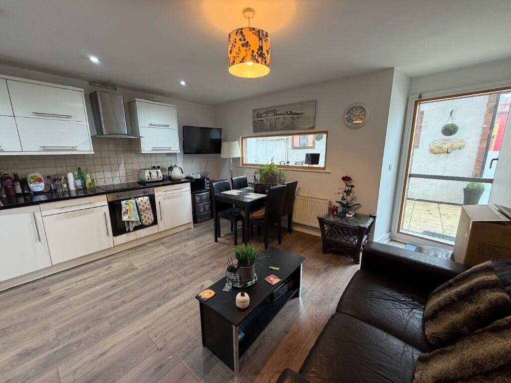 3 bed 1st Floor Flat for rent in Liverpool. From Rooms4u - Liverpool