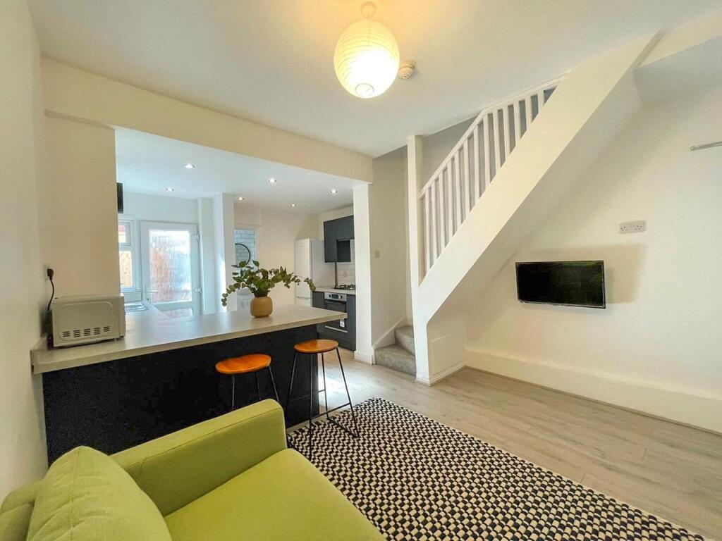 3 bed Detached for rent in Liverpool. From Rooms4u - Liverpool