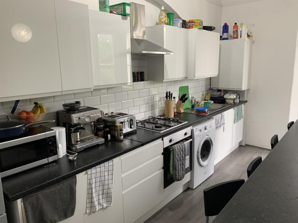 6 bed Detached for rent in Liverpool. From Rooms4u - Liverpool