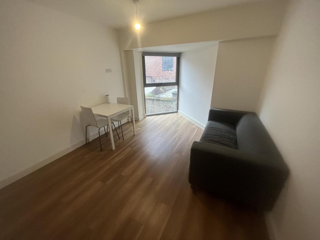 1 bed 1st Floor Flat for rent in Liverpool. From Rooms4u - Liverpool