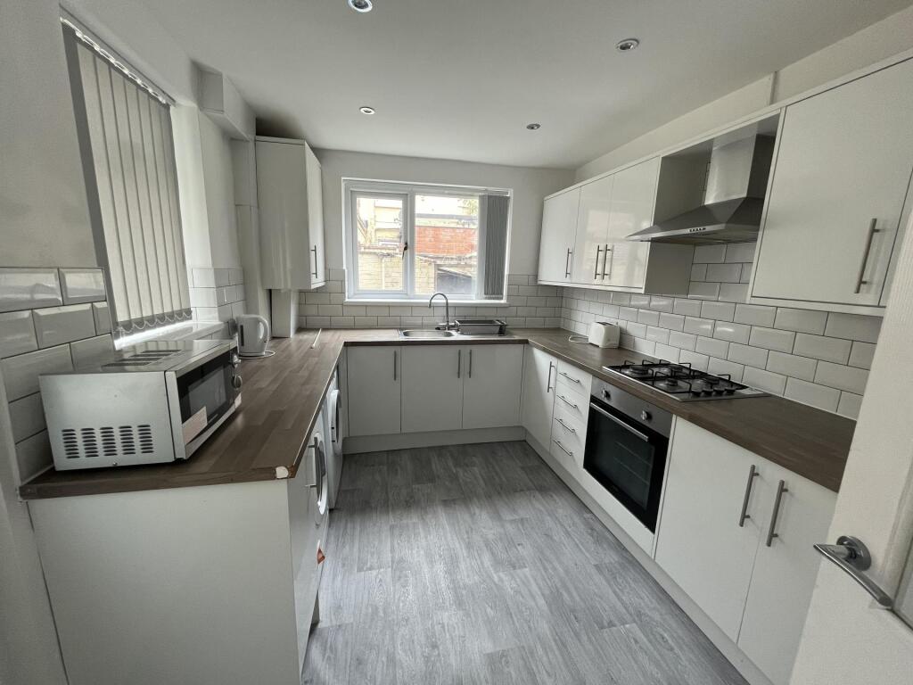 4 bed Detached for rent in Liverpool. From Rooms4u - Liverpool