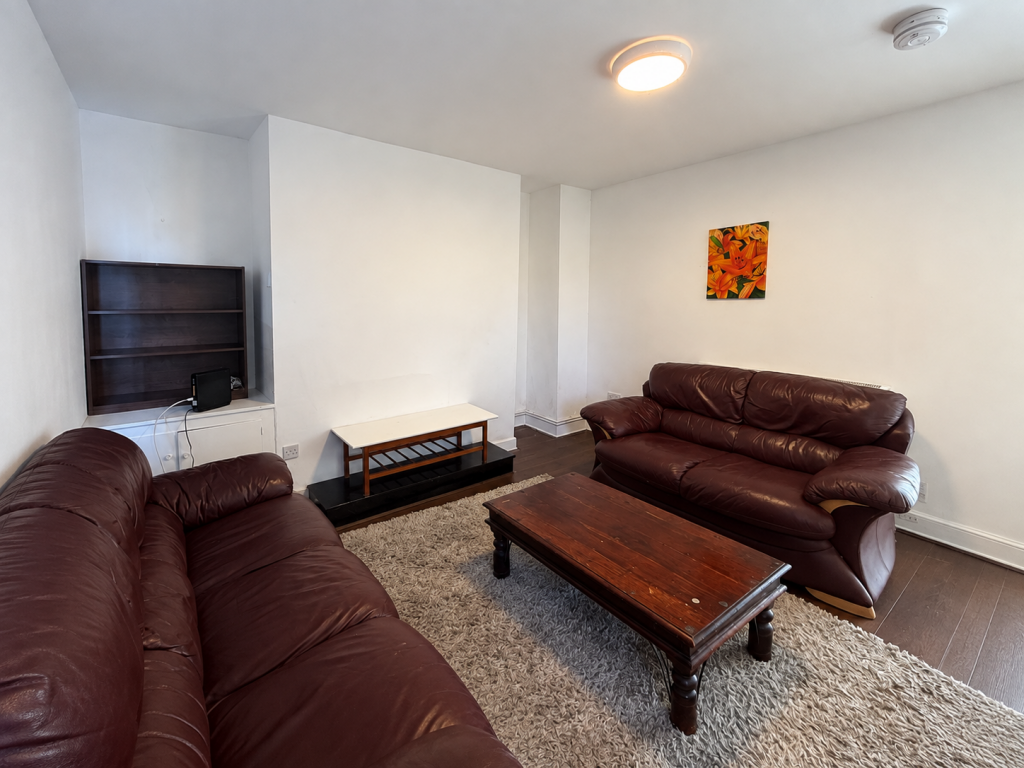 3 bed Detached for rent in Liverpool. From Rooms4u - Liverpool